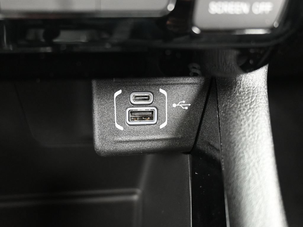 New 2026 Jeep Compass Latitude AWD/4WD image 18