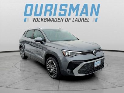 Certified 2025 Volkswagen Taos SE w/ Panoramic Sunroof Package