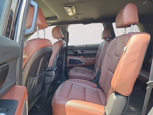 Used 2023 Kia Telluride EX w/ EX Captain's Chair Package FWD image 14