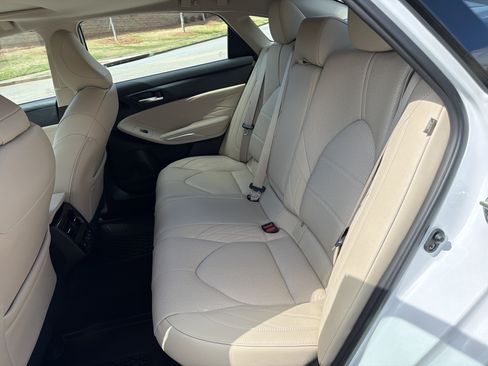 Used 2020 Toyota Avalon Limited image 20