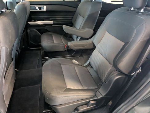 Used 2023 Ford Explorer XLT image 17