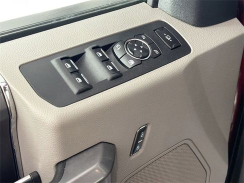 Used 2019 Ford F250 XLT w/ XLT Premium Package image 18