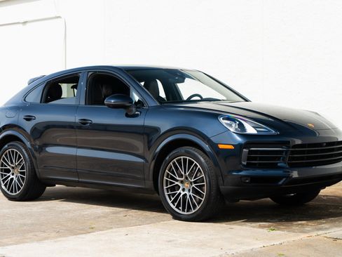 Used 2023 Porsche Cayenne Platinum Edition AWD/4WD image 7