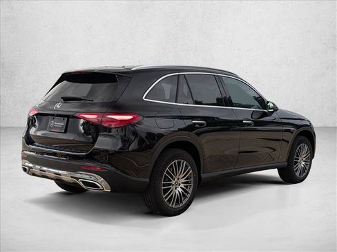 Certified 2026 Mercedes-Benz GLC 300 image 2