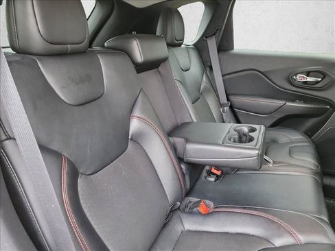 Used 2022 Jeep Cherokee Trailhawk AWD/4WD image 13