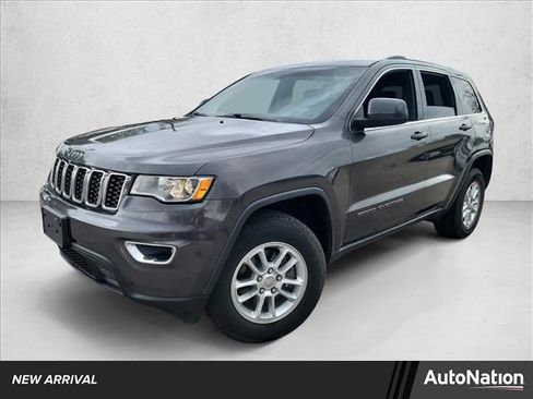Used 2020 Jeep Grand Cherokee Laredo image 1