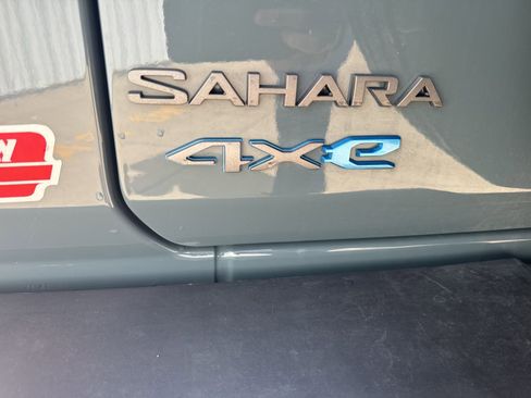 Used 2025 Jeep Wrangler Unlimited Sahara w/ Safety Group AWD/4WD image 10