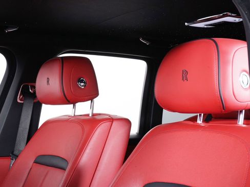Used 2022 Rolls-Royce Cullinan w/ Cullinan Package image 24