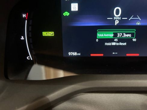 Used 2025 Toyota Camry LE image 40