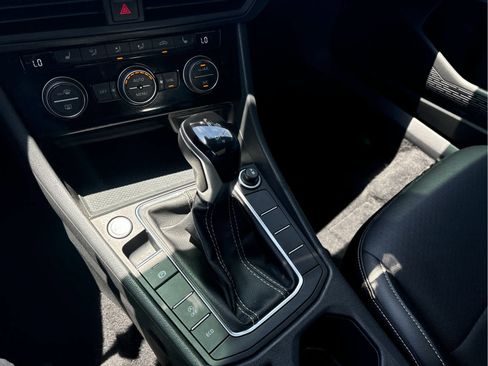 Used 2022 Volkswagen Jetta SE FWD image 14
