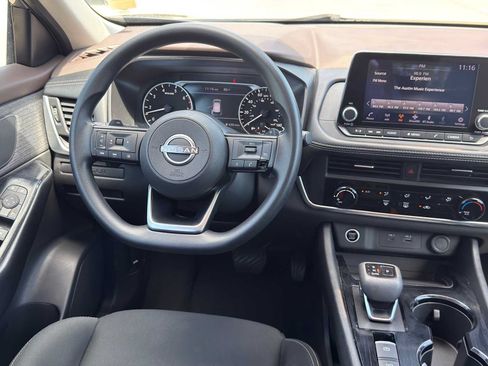 Used 2023 Nissan Rogue S AWD/4WD image 25