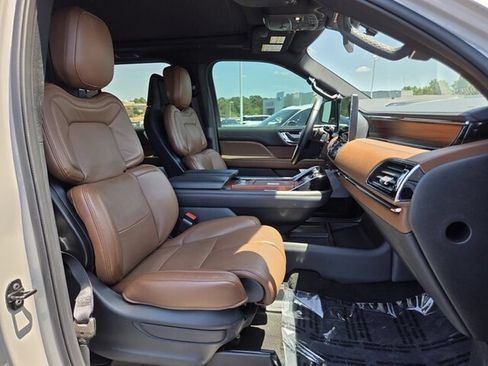 Used 2024 Lincoln Navigator Reserve AWD/4WD image 20