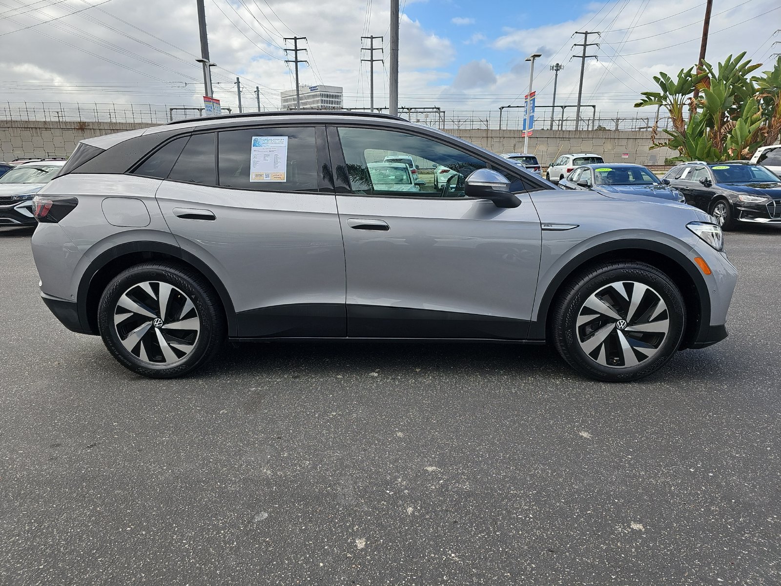 Used 2023 Volkswagen ID.4 Pro RWD image 4