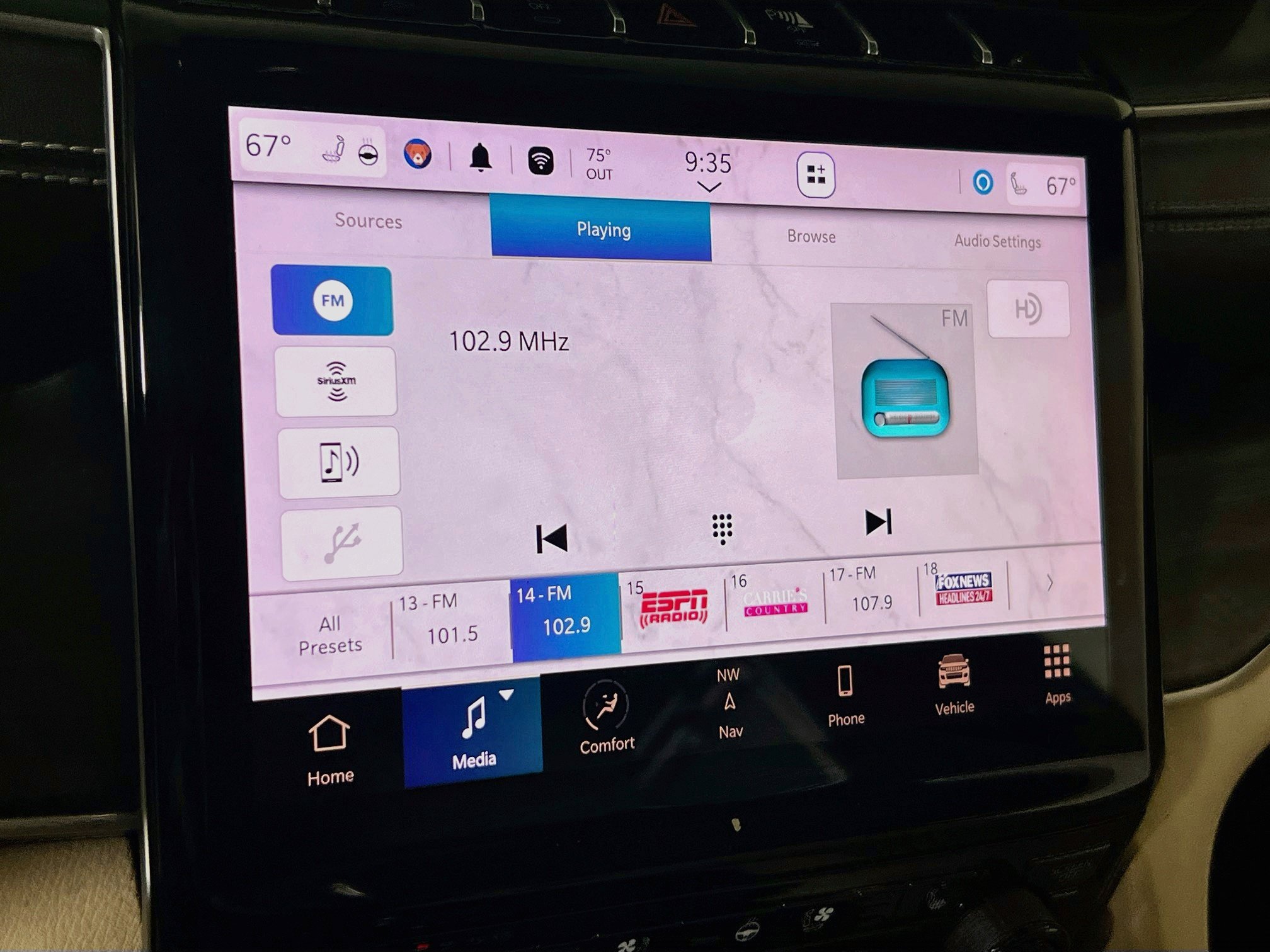 Used 2023 Jeep Grand Cherokee Limited w/ Luxury Tech Group II AWD/4WD image 15