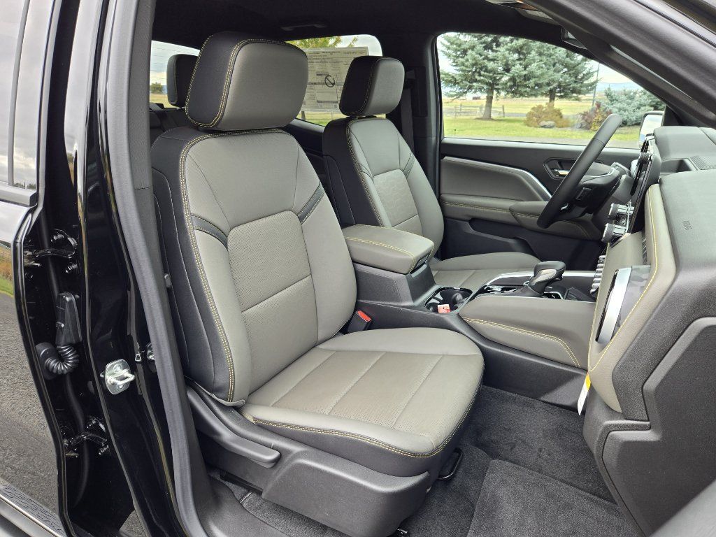 New 2026 Chevrolet Colorado ZR2 w/ Technology Package AWD/4WD image 26