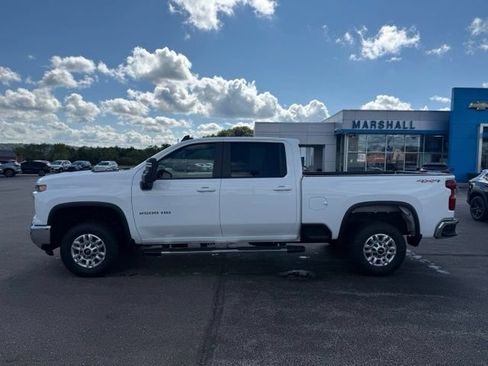 Used 2025 Chevrolet Silverado 2500 LT w/ Convenience Package AWD/4WD image 4