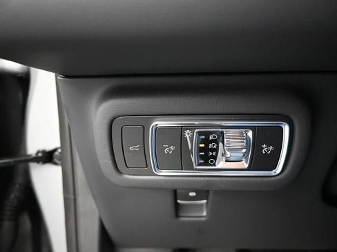 New 2025 Lincoln Nautilus Premier w/ Equipment Group 102A image 25