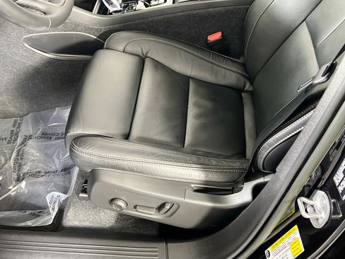 Used 2023 Volvo XC40 B5 Plus w/ Driver Assist Package image 19