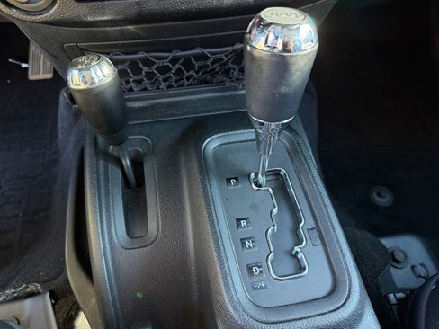 Certified 2016 Jeep Wrangler Unlimited Rubicon image 24