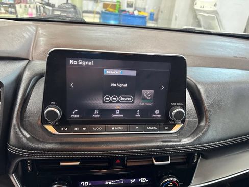 Used 2022 Nissan Rogue SV AWD/4WD image 16