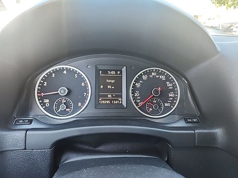 Used 2015 Volkswagen Tiguan S image 13