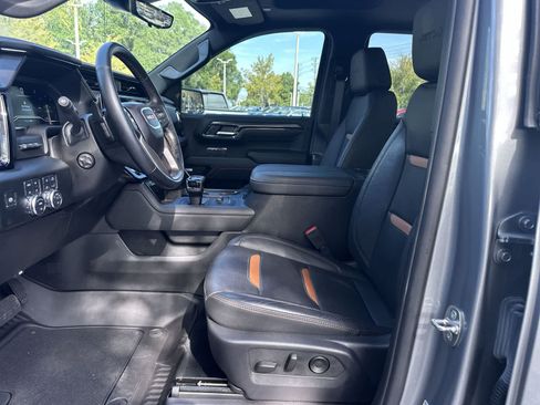 Used 2024 GMC Sierra 1500 AT4 w/ Technology Package AWD/4WD image 12