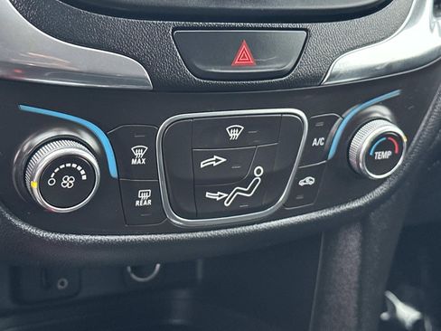 Used 2018 Chevrolet Equinox LT image 14