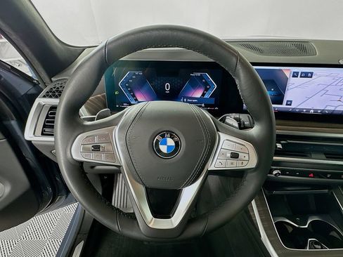 Used 2025 BMW X7 xDrive40i image 11