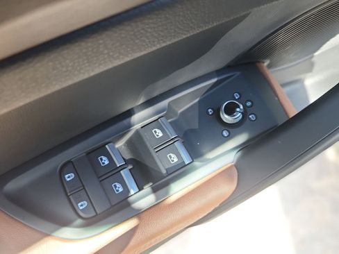 Used 2023 Audi Q5 e Premium Plus w/ Premium Plus Package image 20