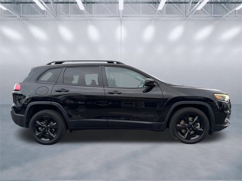 Used 2020 Jeep Cherokee Latitude Plus image 3