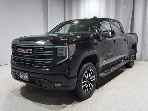 Used 2024 GMC Sierra 1500 AT4 w/ Technology Package image 8