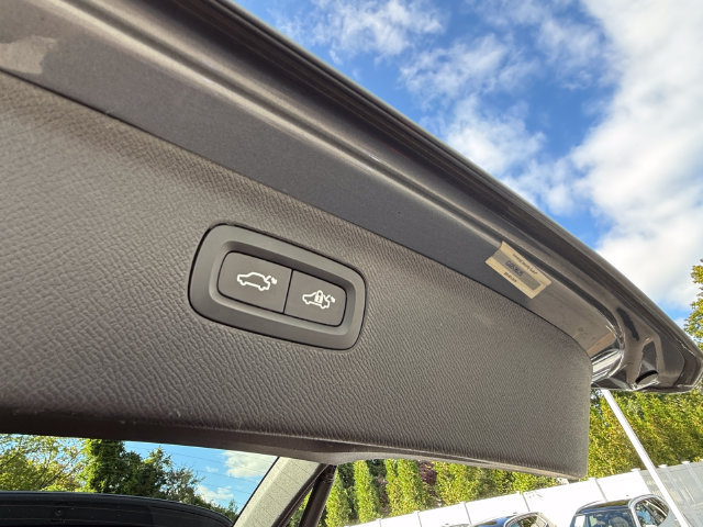 Used 2020 Volvo XC90 T6 Momentum AWD/4WD image 30