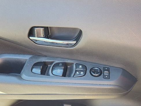 Used 2022 Nissan Kicks SV image 28