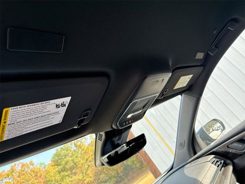 New 2026 Chevrolet Traverse High Country image 19