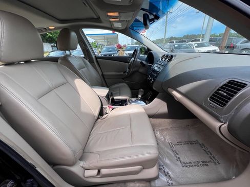 Used 2010 Nissan Altima 2.5 SL w/ SL Pkg FWD image 13