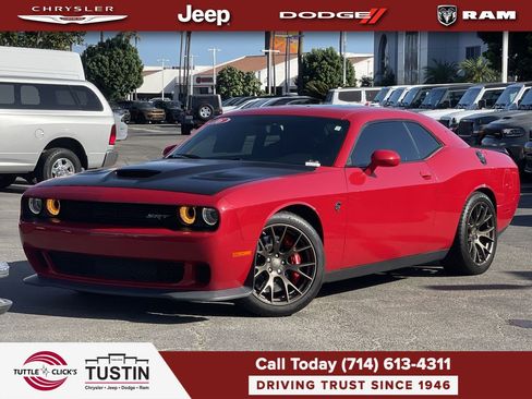 Used 2016 Dodge Challenger SRT Hellcat RWD image 1