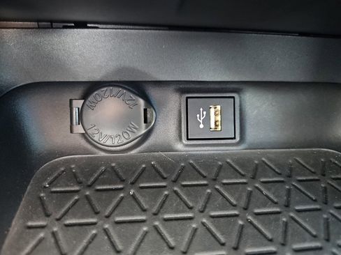 Used 2025 Toyota RAV4 XLE Premium FWD image 19