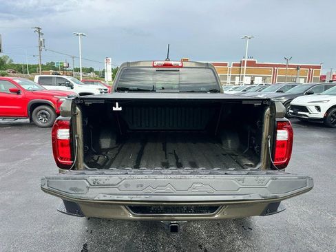 Used 2025 GMC Canyon AT4 AWD/4WD image 6