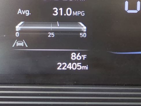 Used 2025 Hyundai Venue SEL image 25