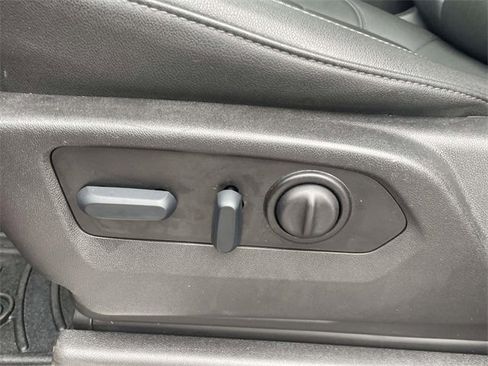 Used 2022 Chevrolet Silverado 2500 LTZ w/ LTZ Plus Package image 15