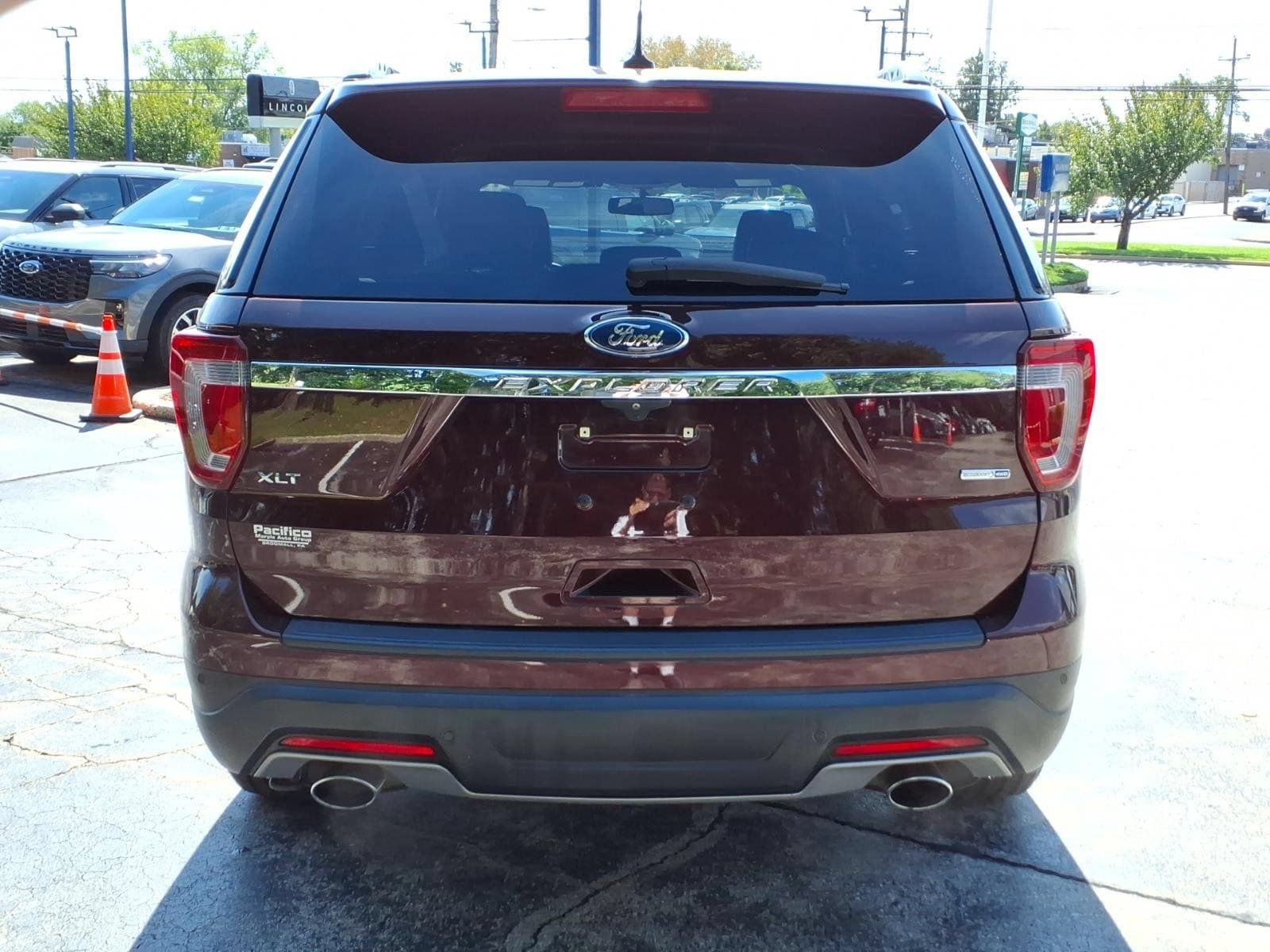 Certified 2019 Ford Explorer XLT w/ Equipment Group 202A AWD/4WD image 5