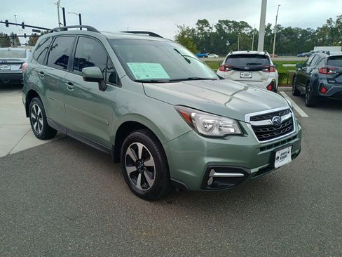 Used 2017 Subaru Forester 2.5i Premium w/ All-Weather Package image 3