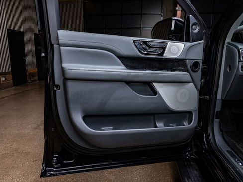 Used 2019 Lincoln Navigator Reserve w/ Cargo Package image 31