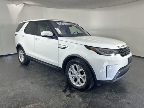 Used 2019 Land Rover Discovery SE image 3
