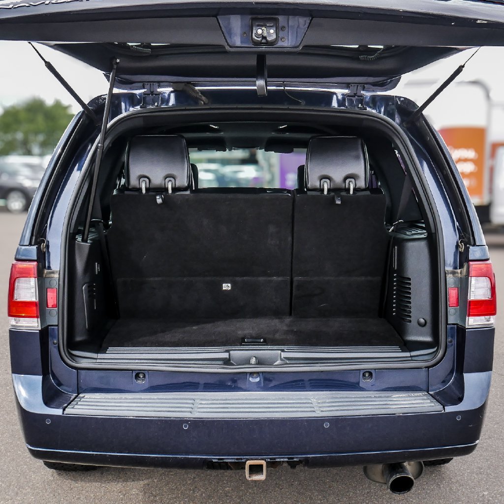 Used 2016 Lincoln Navigator Select AWD/4WD image 19