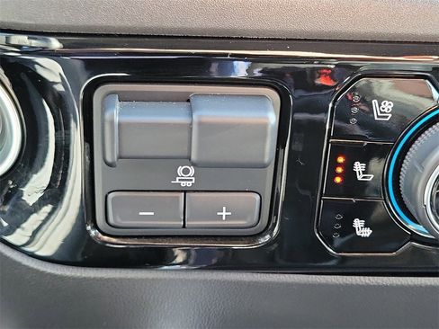 Used 2022 Chevrolet Silverado 1500 LTZ w/ LTZ Premium Package image 12