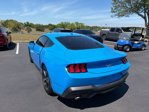 Used 2025 Ford Mustang Coupe image 11