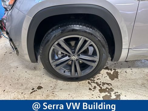 Used 2022 Volkswagen Atlas SEL R-Line AWD/4WD image 11