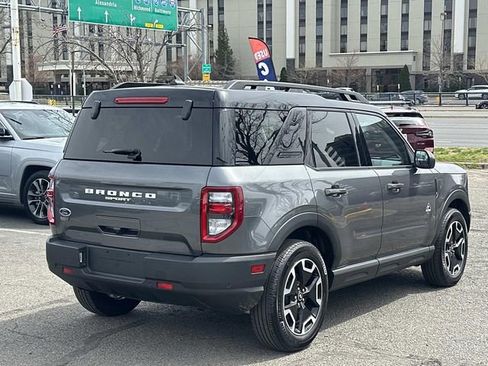 Used 2024 Ford Bronco Sport Outer Banks w/ Tech Package image 2