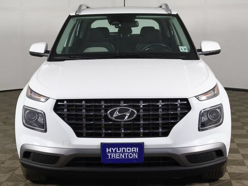 Certified 2024 Hyundai Venue SEL FWD image 10